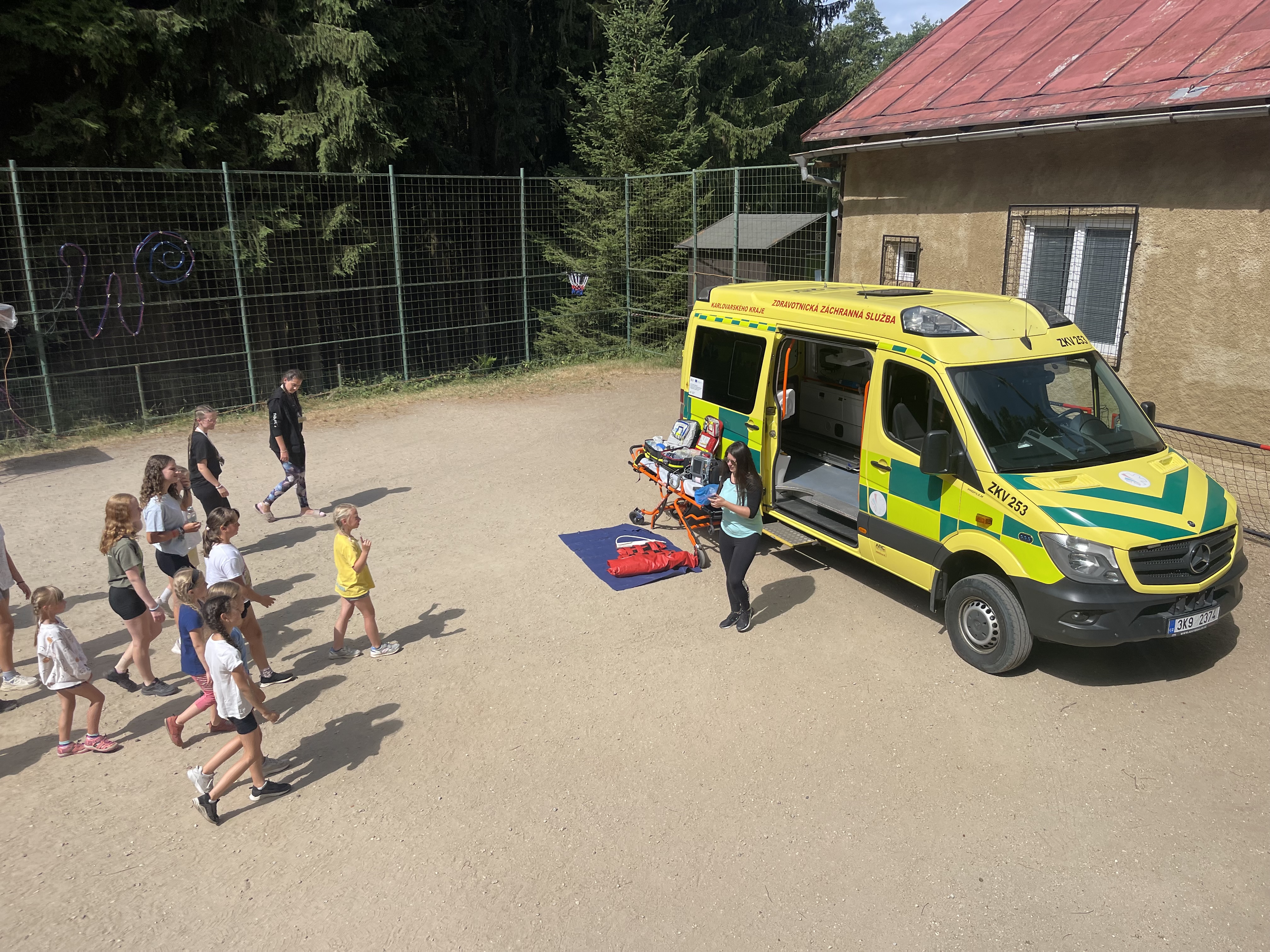 Karlik a tovarna na cokoladu 2023