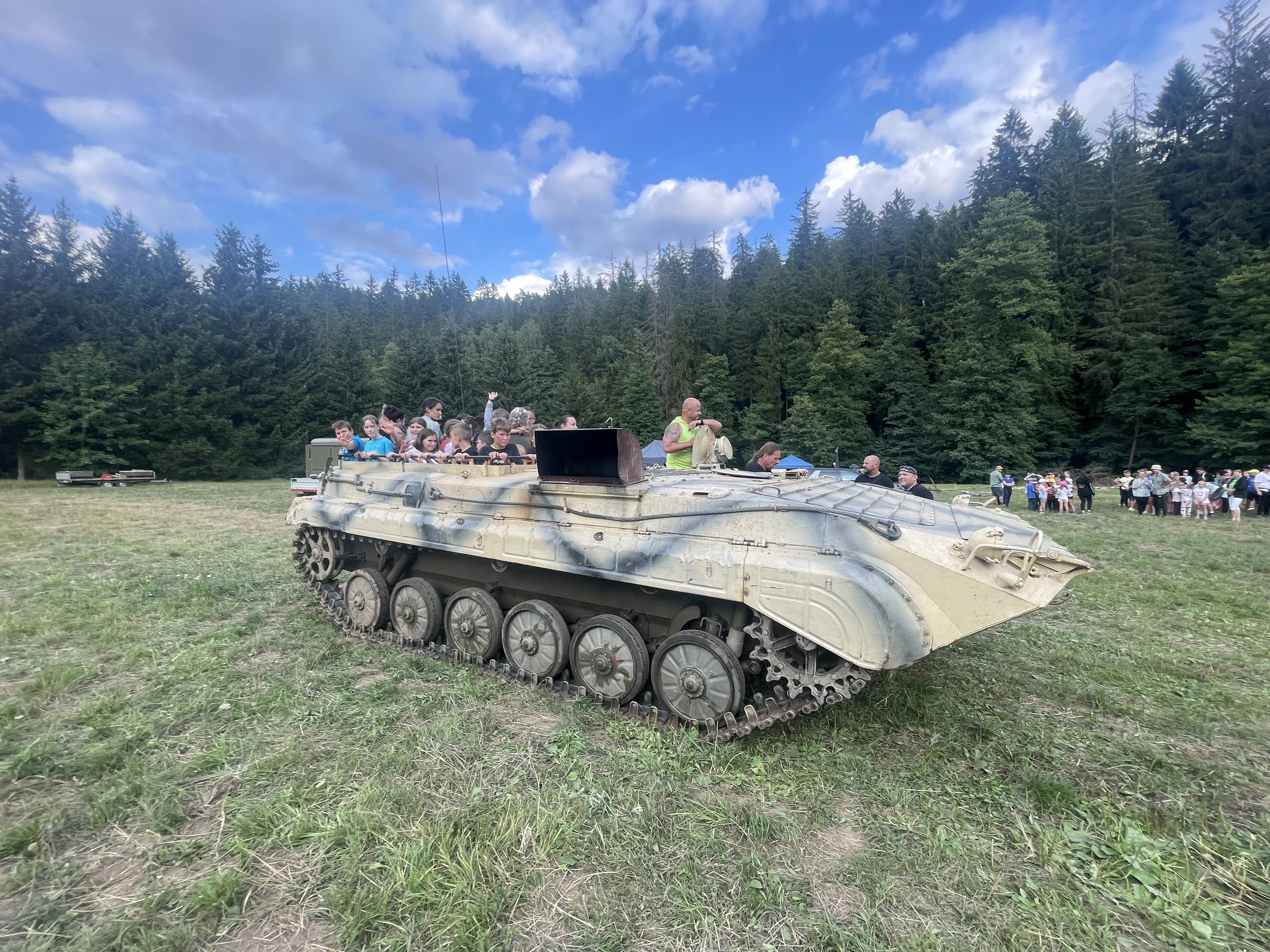 Karlik a tovarna na cokoladu 2023