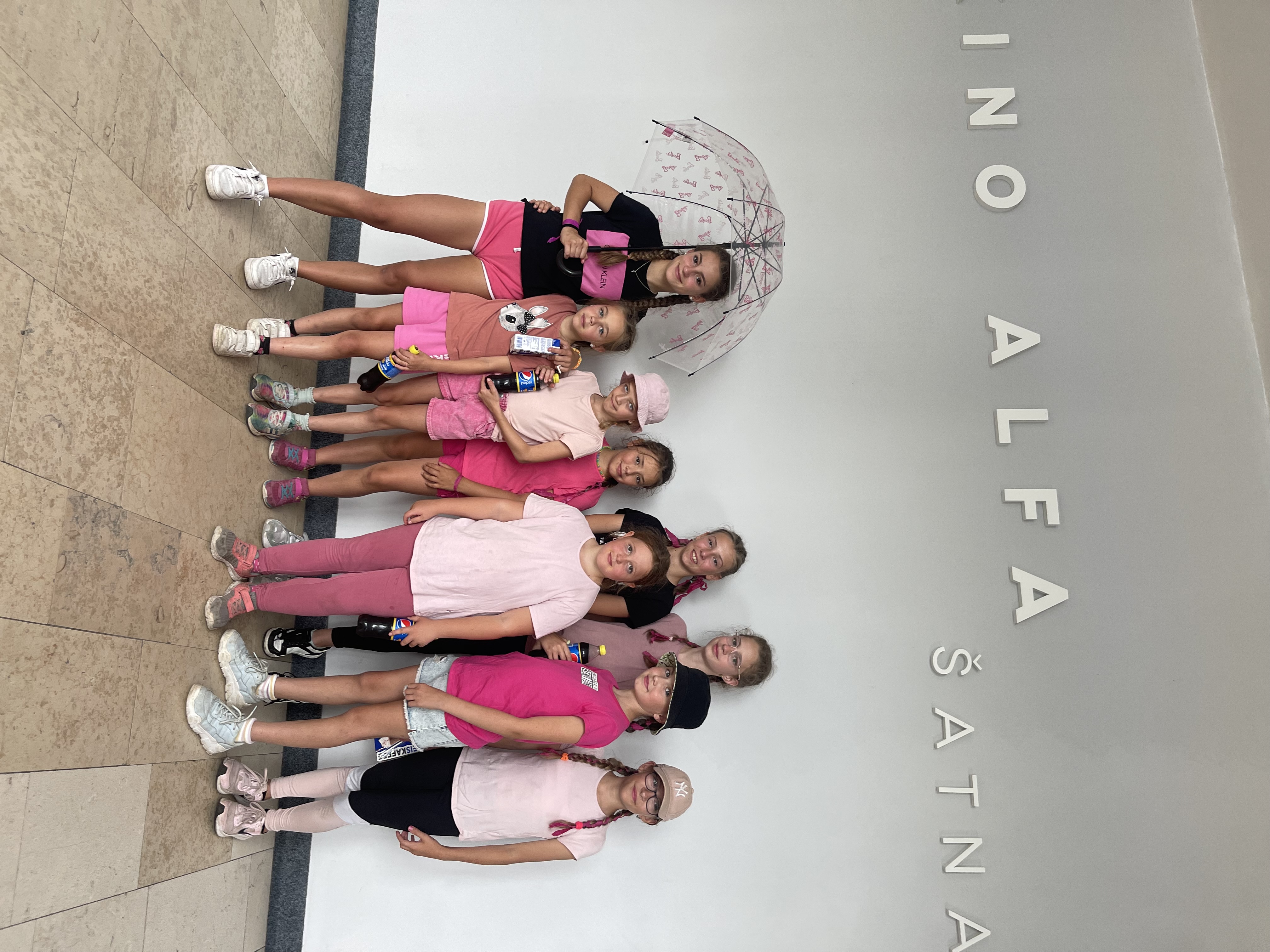 Karlik a tovarna na cokoladu 2023