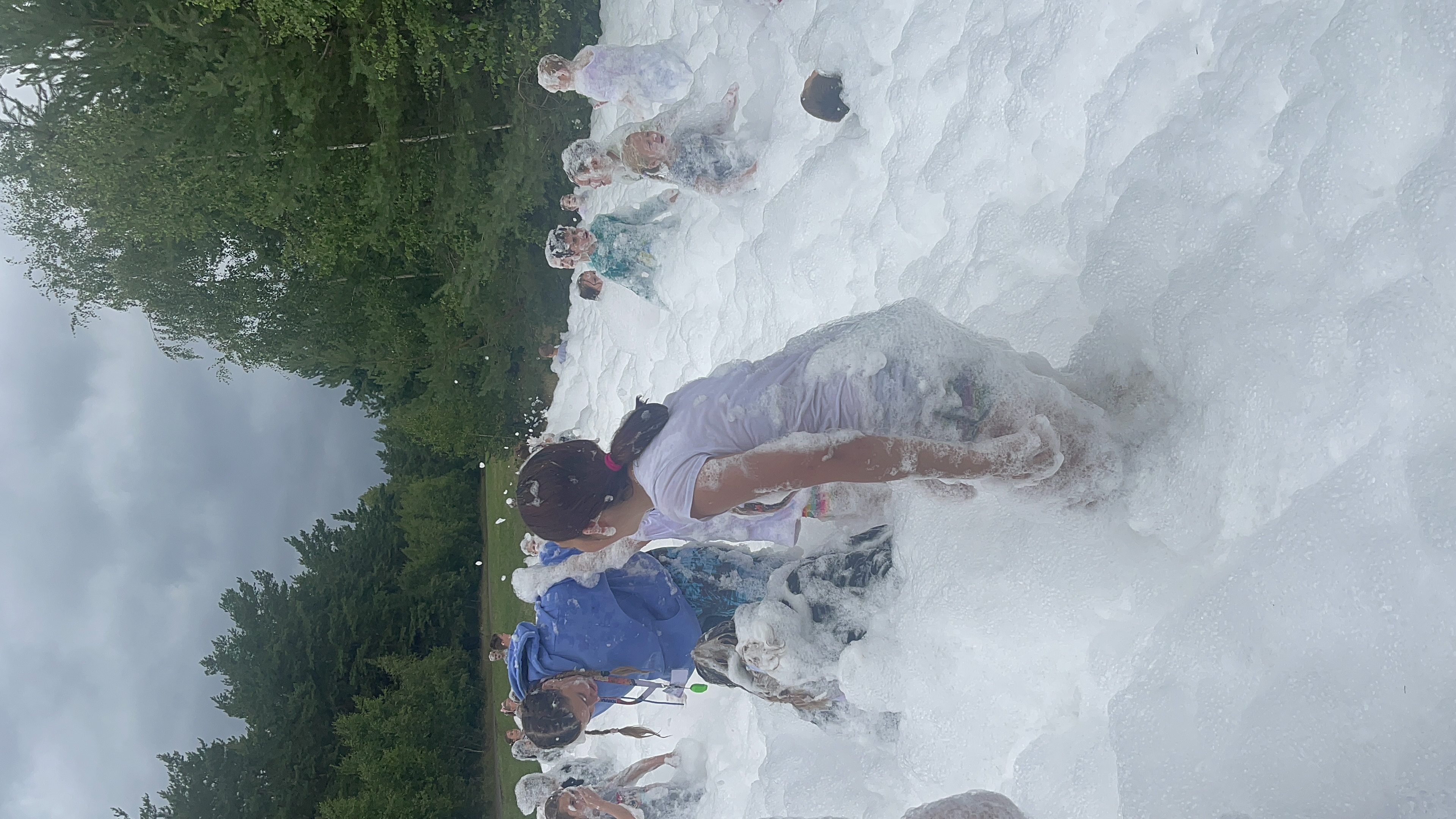 Karlik a tovarna na cokoladu 2023