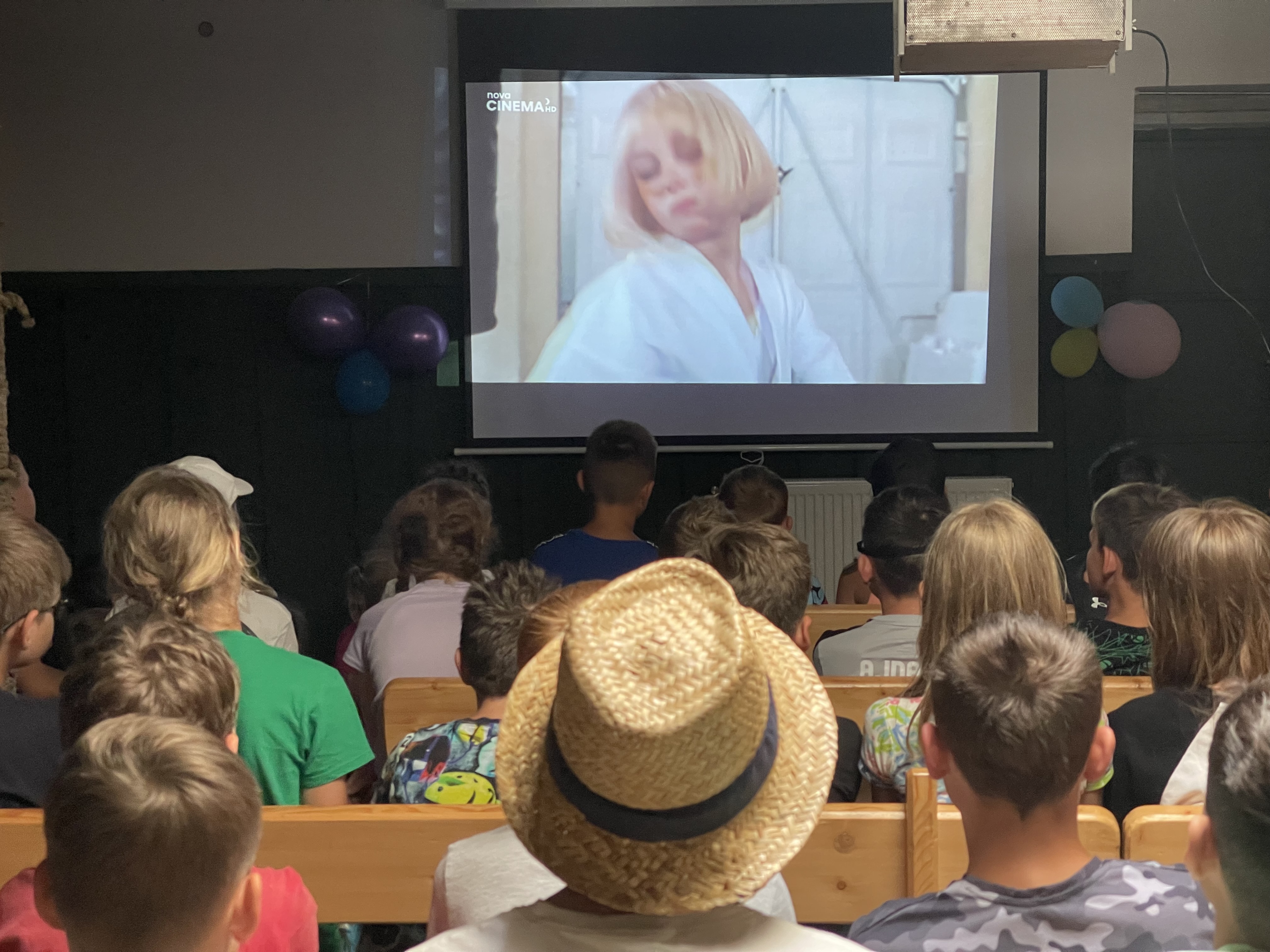 Karlik a tovarna na cokoladu 2023