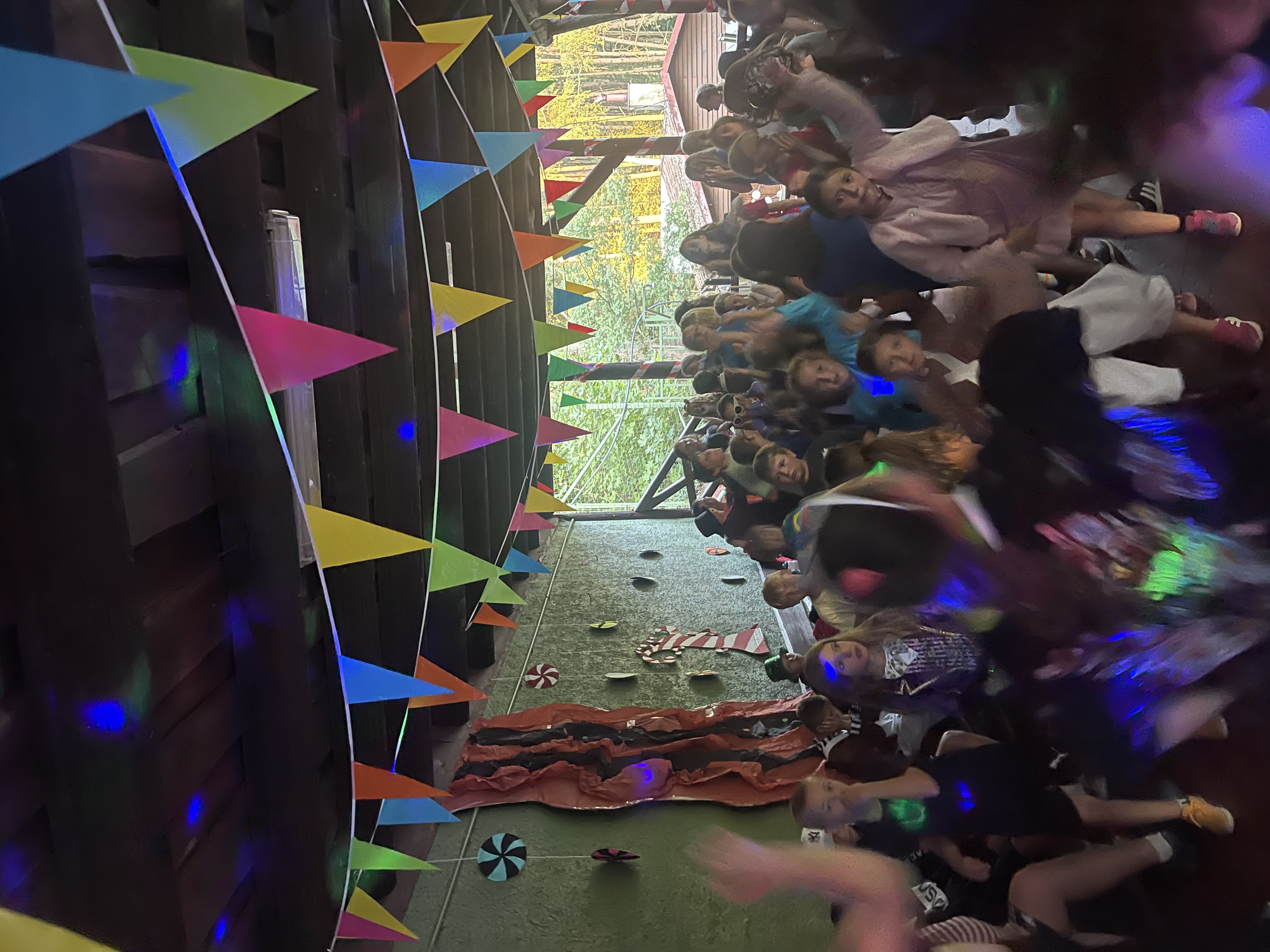 Karlik a tovarna na cokoladu 2023